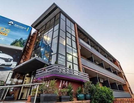 Kingsford Riverside Inn Брисбен Экстерьер фото